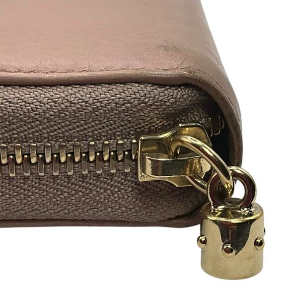 30. Gucci Pink Interlocking Soho Leather Wallet - Picture 14 of 14